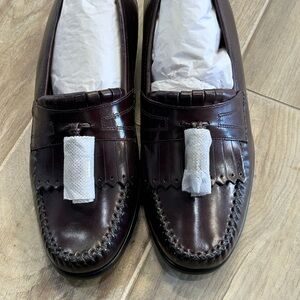 Johnston & Murphy Burgundy Leather Tassel Kiltie LoafersNWOB